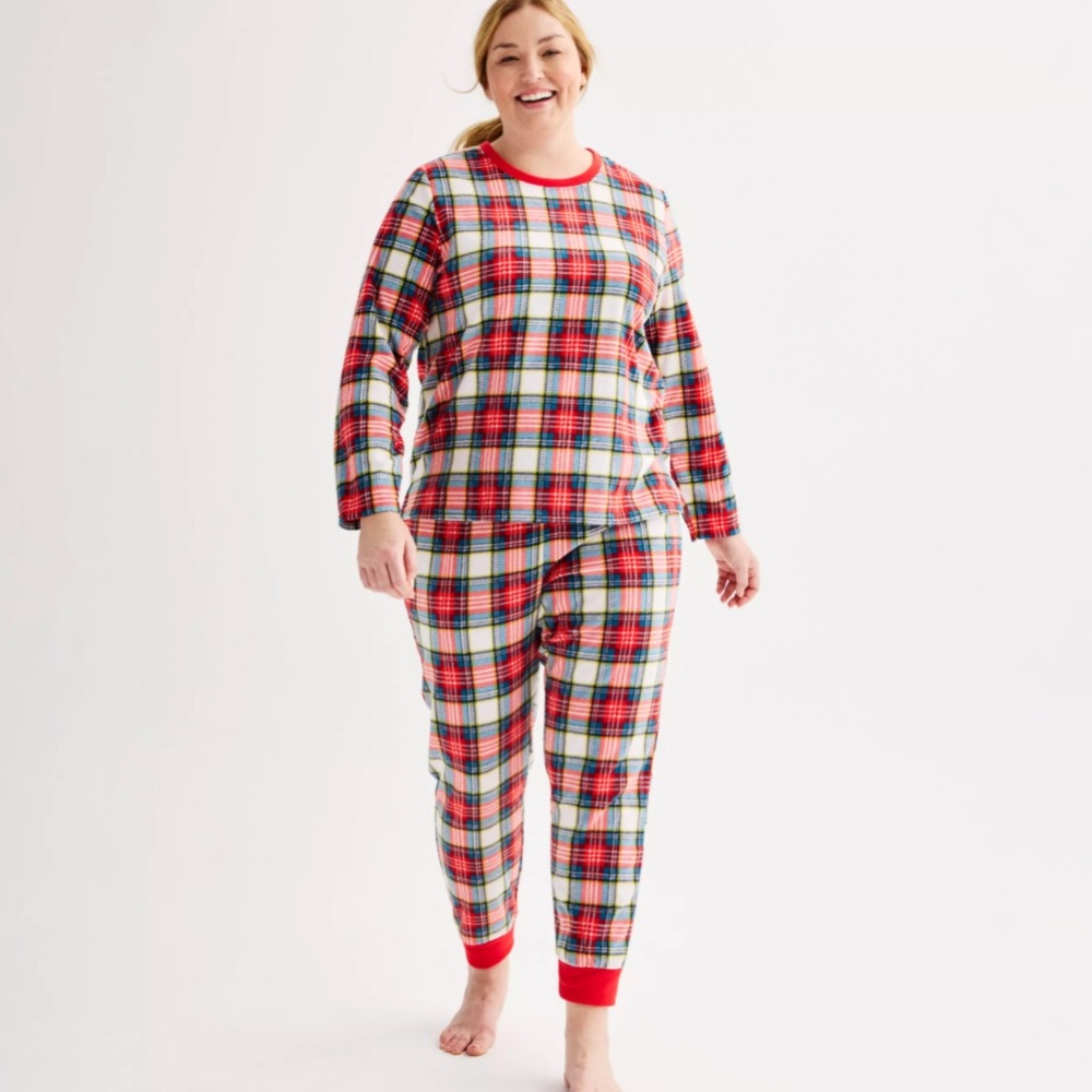 Jammies For Your Families Jingle Bell Rock Fleece Pajama Top &Jogger Bottoms set